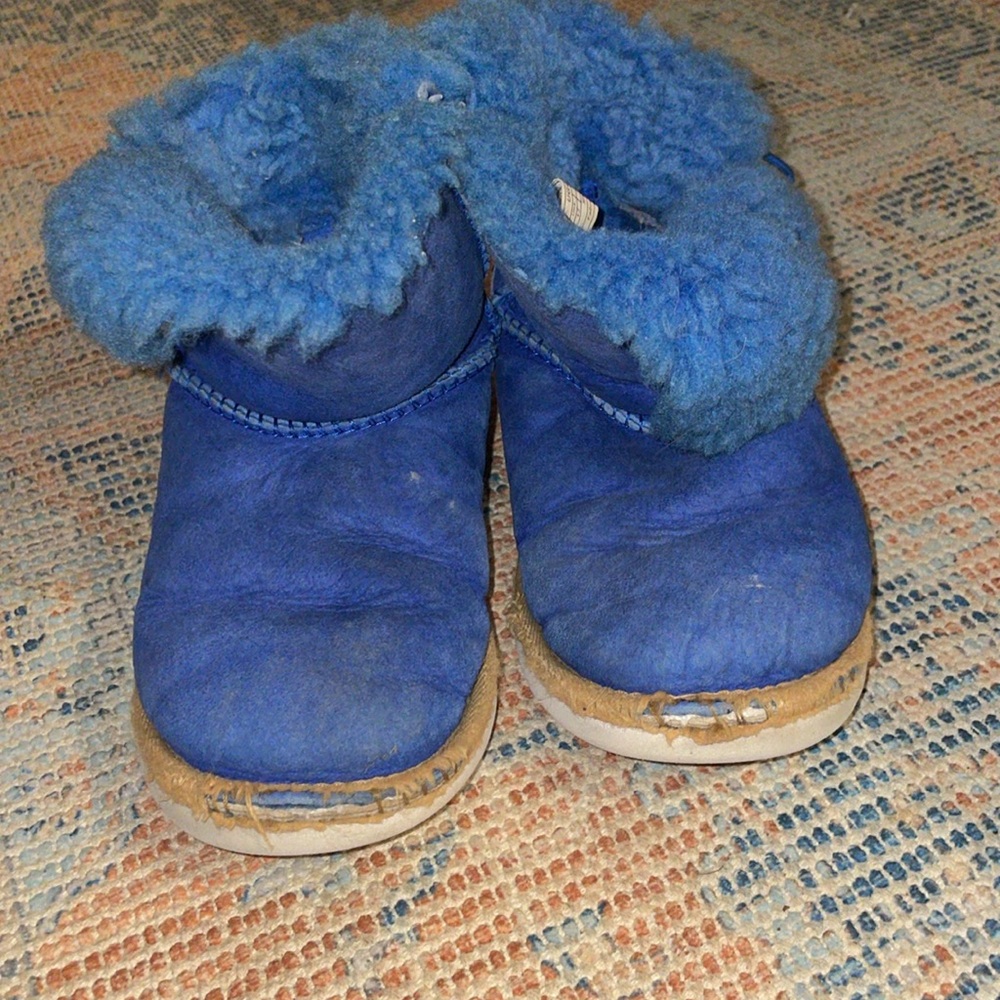 UGGS kids size 13 - BLUe - Picture 3 of 7